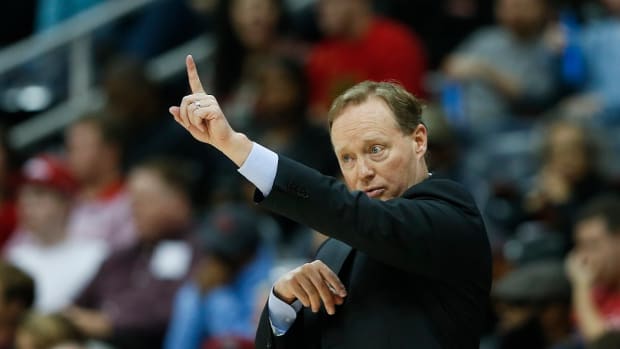 mike_budenholzer_runs_crafty_stuff.jpg